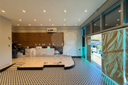 SALÃO COMERCIAL PARA LOCAÇÃO EM INDAIATUBA SP! - Av. Pres. Kennedy! - Salão comercial de 89,64 m² no térreo do Edifício Granada une modernidade, conforto e a melhor localização de Indaiatuba. Destaques do Imóvel: - Espaço Amplo: Salão principal com excelente iluminação natural. - Infraestrutura: