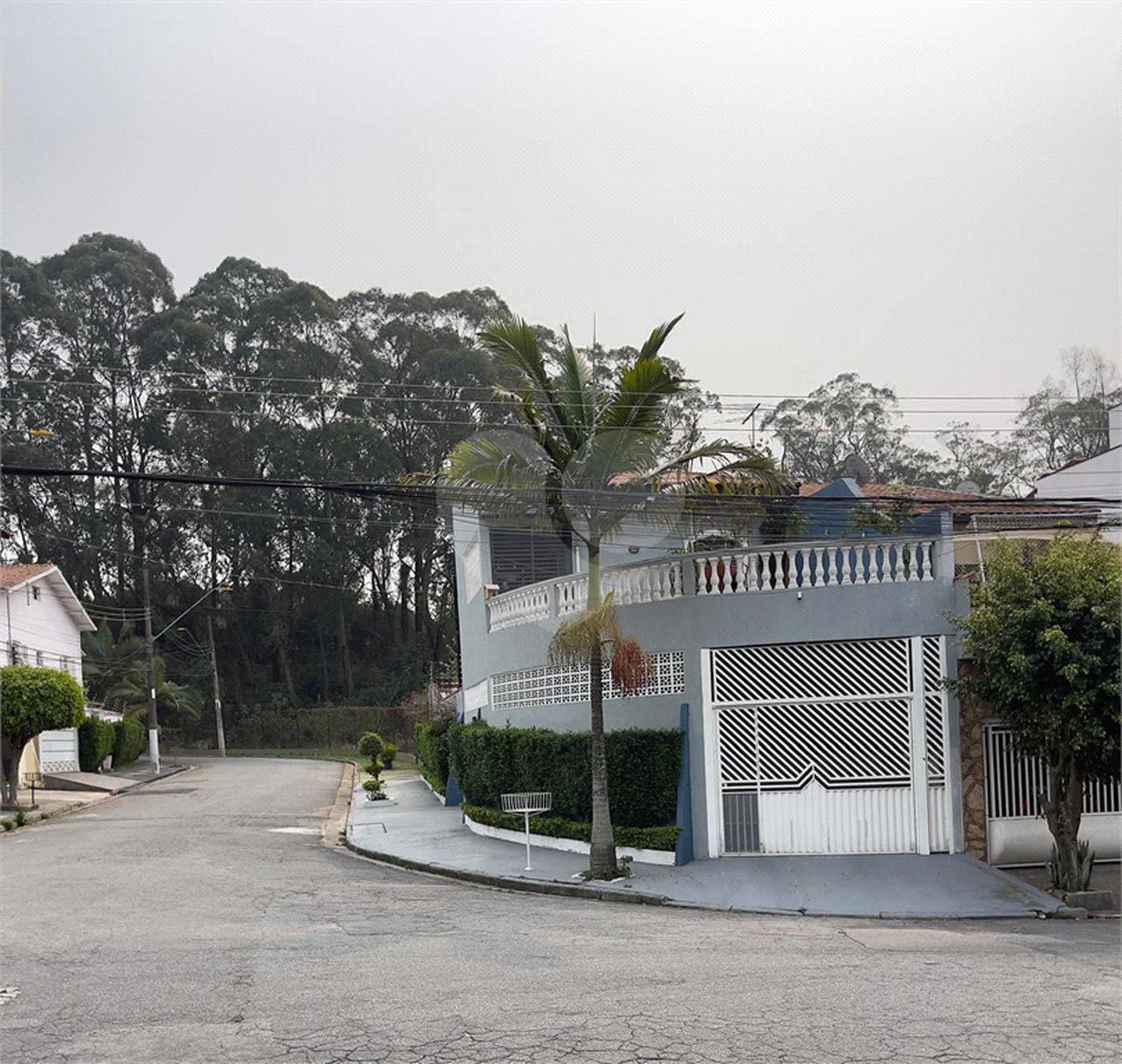 Sobrado à venda com 4 quartos, sendo 1 suíte,  em Jardim Las Vegas, Santo André, SP