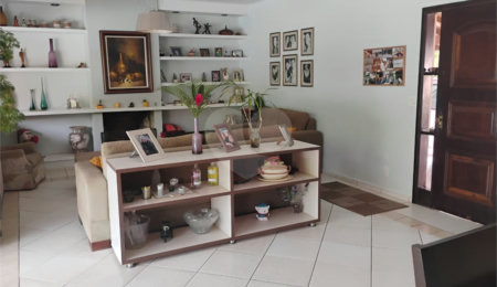 Casa à venda com 3 quartos, sendo 1 suíte,  em Vila Suissa, Mogi das Cruzes, SP