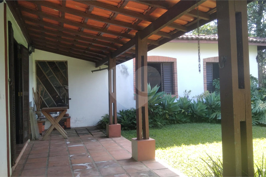 Casa à venda com 5 quartos, sendo 3 suítes, no condomínio Alpes da Cantareira, Mairiporã - SP