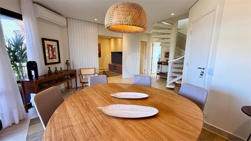 Apartamento à venda com 3 quartos, sendo 2 suítes, em Riviera de São Lourenço, Bertioga, SP