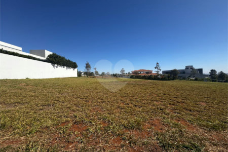 Terreno para venda no condomínio de alto padrão Damha Golf