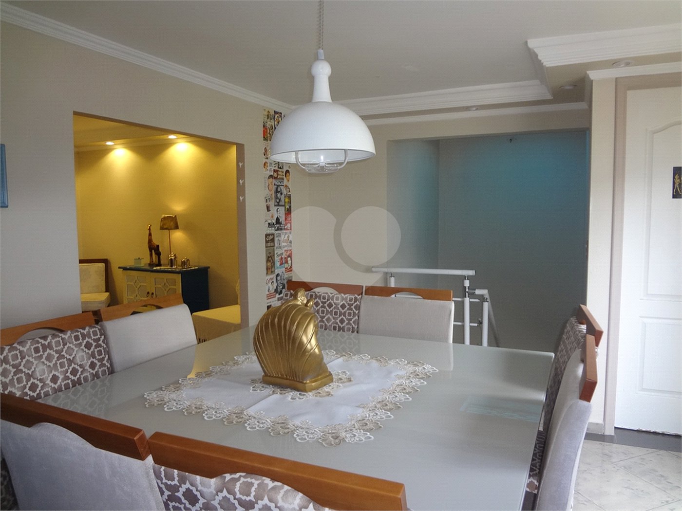 COBERTURA COM PISCINA E CHURRASQUEIRA NA CASA VERDE.