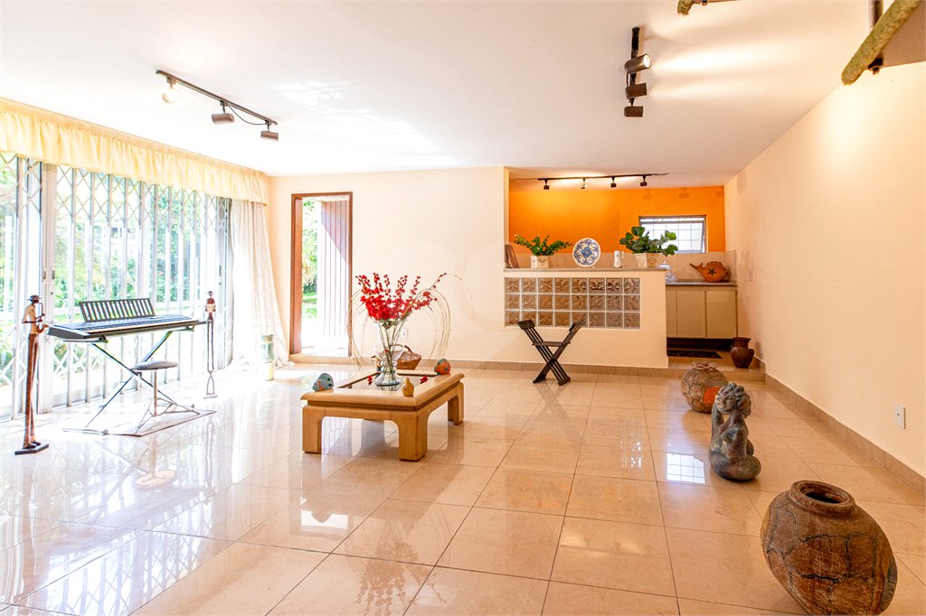Casa de Vila à venda com 3 quartos, sendo 1 suíte, em Alto da Boa Vista, São Paulo, SP