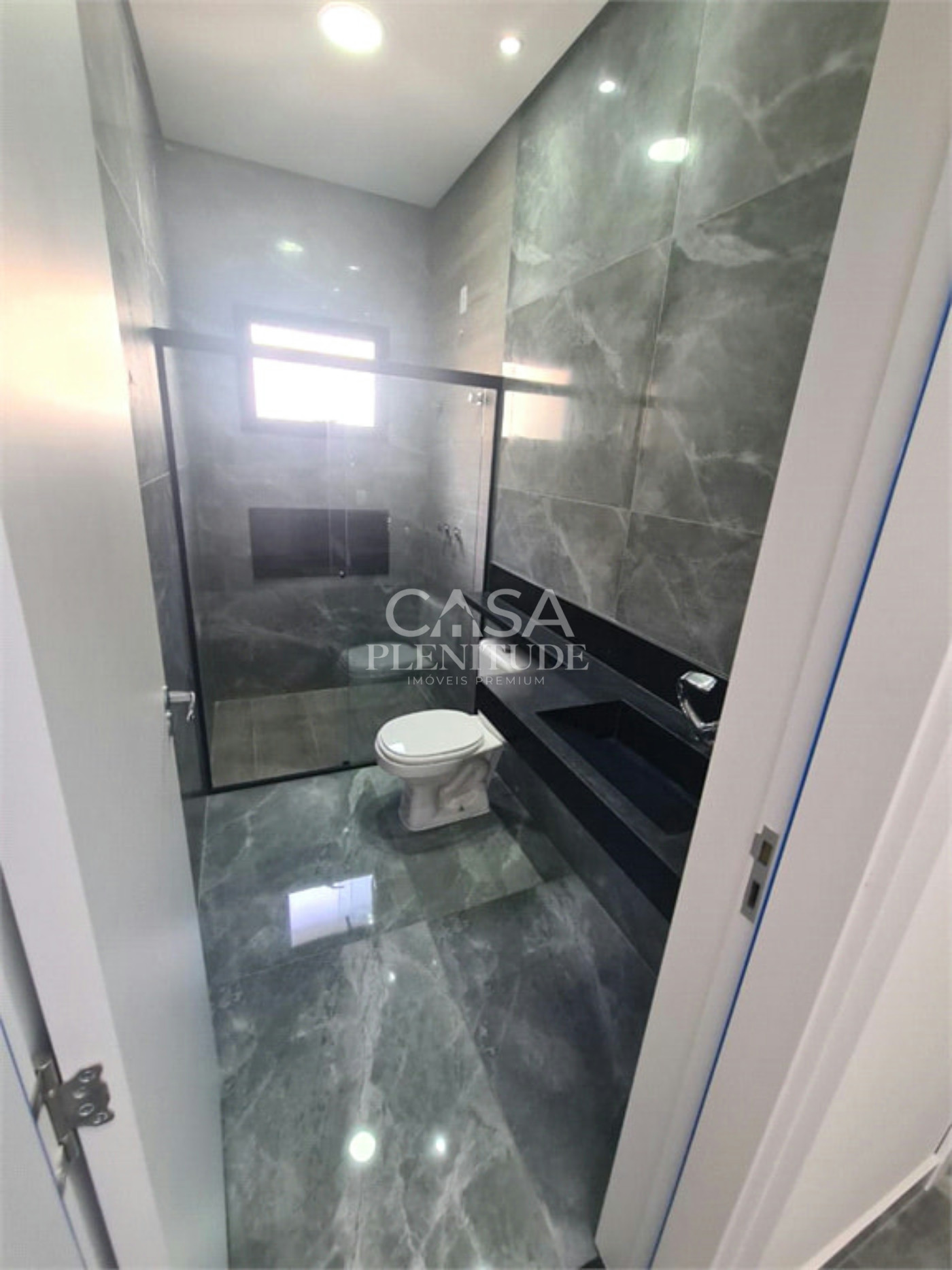 Casa em condomínio à venda com 3 quartos, sendo 1 suíte, em Wanel Ville, Sorocaba, SP