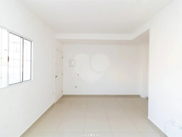 Casa à venda com 2 suítes no condomínio Dos Pássaros, São Paulo - SP