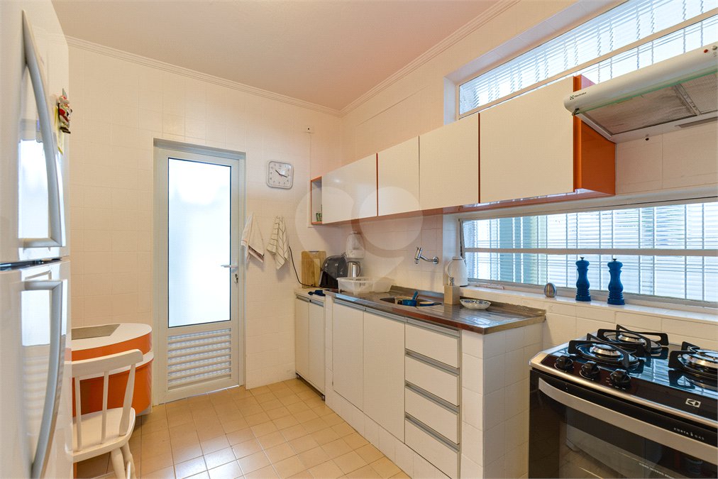 Casa de Vila à venda com 4 quartos, sendo 1 suíte, em Alto da Boa Vista, São Paulo, SP