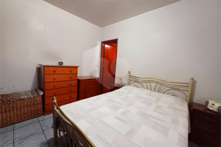 Casa à venda com 4 quartos, sendo 1 suíte, em Vila Paulicéia, São Paulo, SP