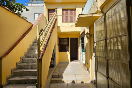 Casa à venda com 3 quartos, sendo 1 suíte, em Água Branca, São Paulo, SP