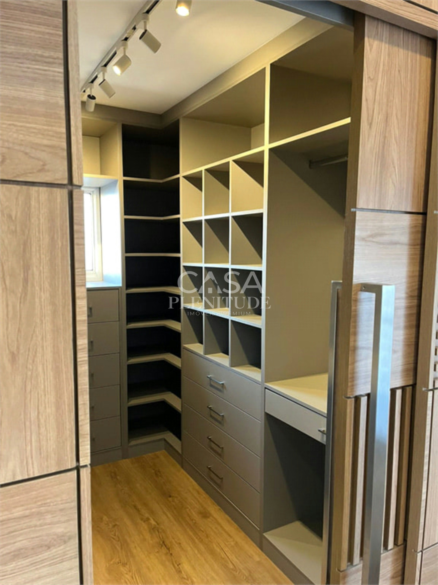 Apartamento à venda com 3 suítes em Parque Campolim, Sorocaba, SP