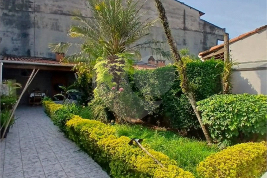 Sobrado à venda com 4 quartos, sendo 2 suítes, em Vila Constança, São Paulo, SP