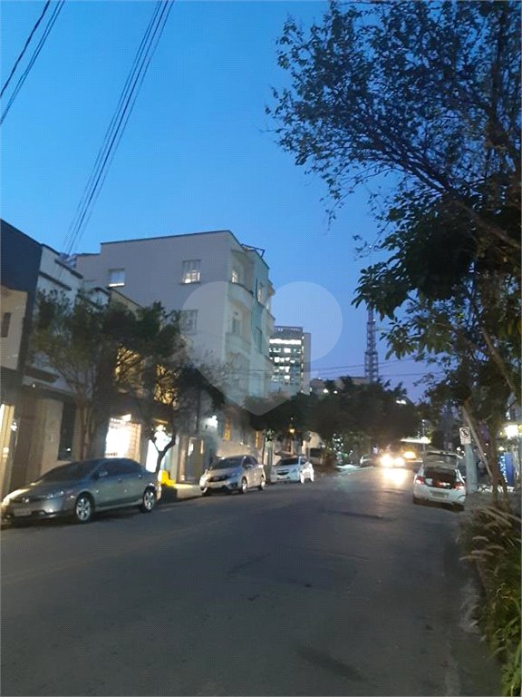 Apartamento à venda com 2 quartos em Cerqueira César, São Paulo, SP