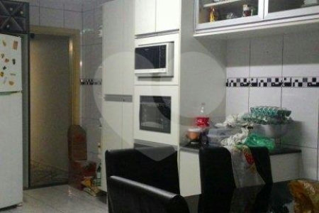 Sobrado à venda com 4 quartos, sendo 1 suíte, em Vila Medeiros, São Paulo, SP