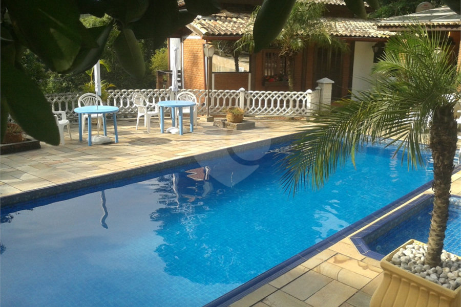 Casa à venda com 4 suítes no condomínio Sausalito, Mairiporã - SP