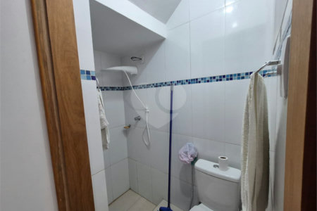 Casa à venda com 4 quartos, sendo 1 suíte, no condomínio Residencial Alto da Lapa II, São Paulo - SP