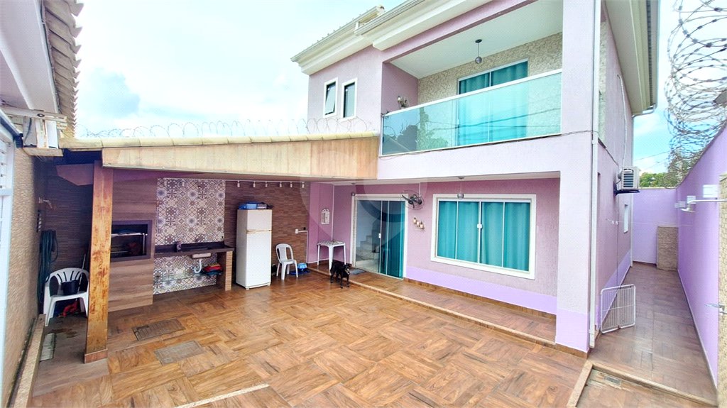 Casa à venda com 3 quartos, sendo 2 suítes, no condomínio Residencial West Green, Rio de Janeiro - RJ