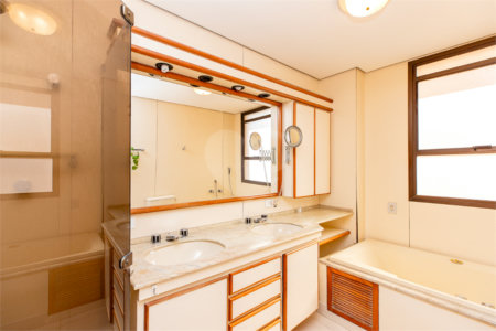 Apartamento à venda com 4 quartos, sendo 2 suítes, em Brooklin, São Paulo, SP
