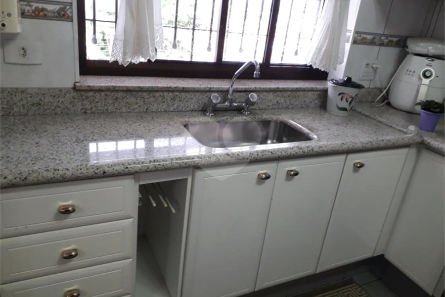 Sobrado à venda com 4 quartos, sendo 1 suíte, em Tremembé, São Paulo, SP