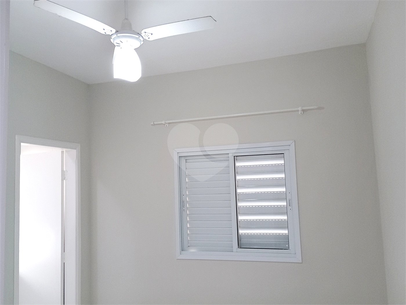 Apartamento à venda com 2 quartos, sendo 1 suíte, em Residencial Flórida, Ribeirão Preto, SP
