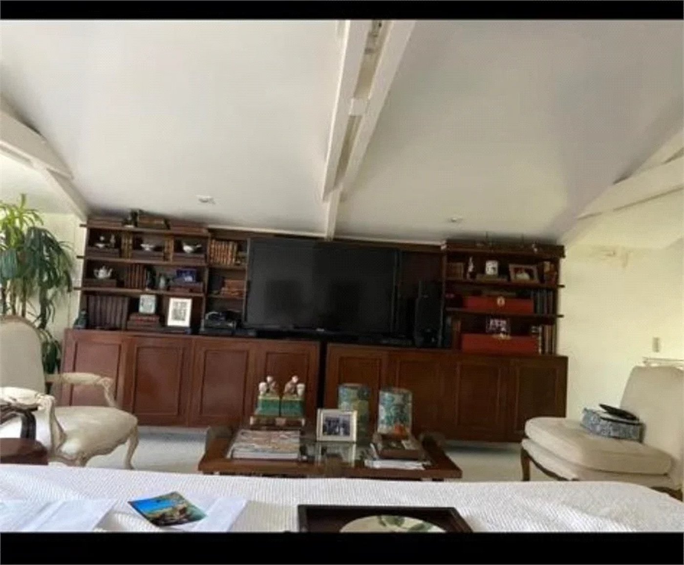 Casa Térrea à venda ou para alugar com 4 quartos, sendo 2 suítes, em Jardim Guedala, São Paulo, SP
