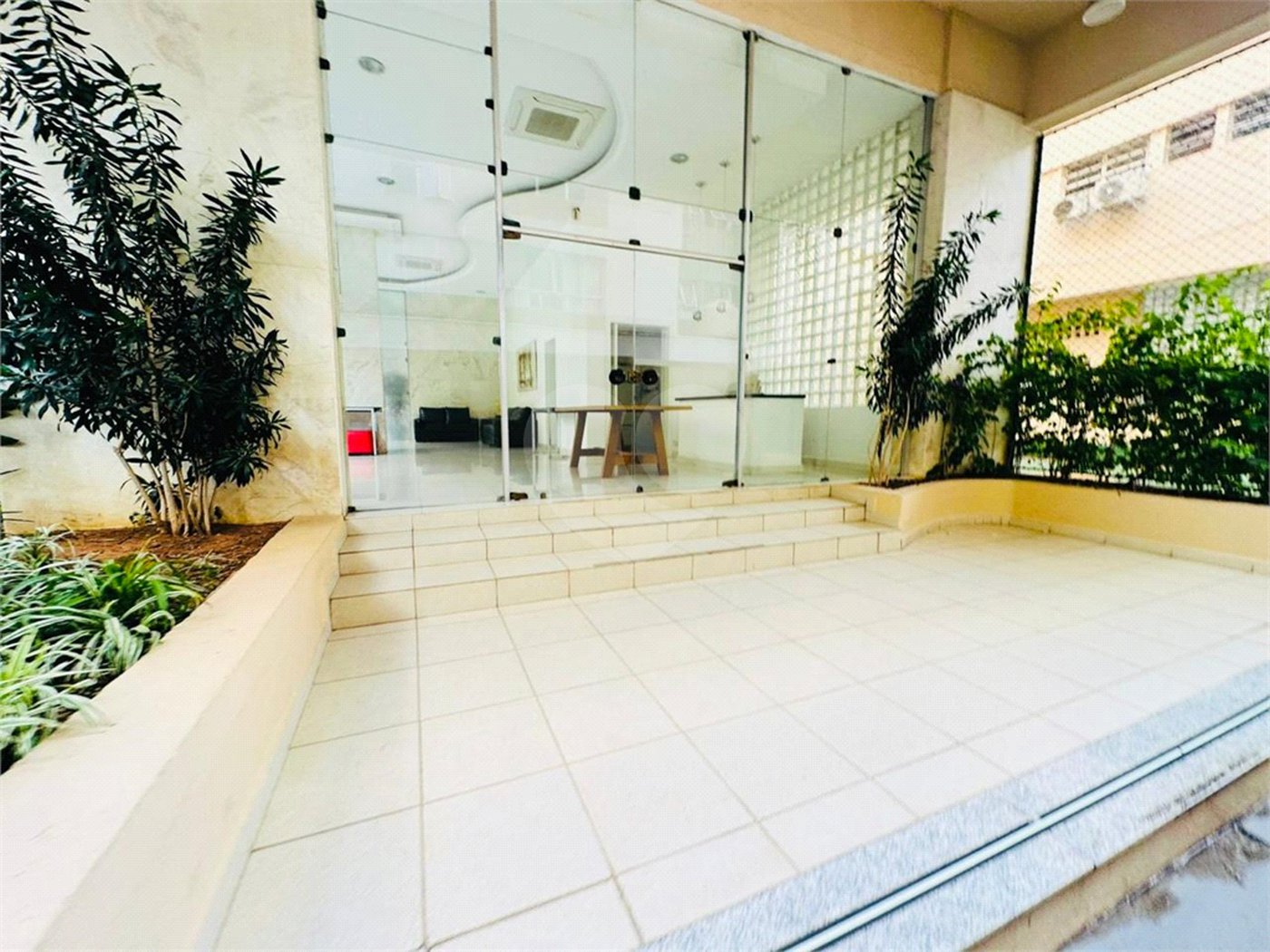 Apartamento à venda ou para alugar com 4 quartos, sendo 1 suíte, em Itaim Bibi, São Paulo, SP