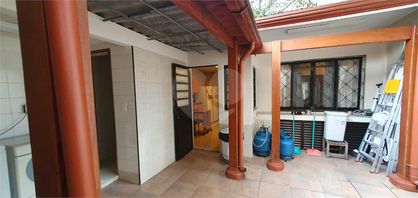 Sobrado à venda com 4 quartos, sendo 2 suítes, em Moema, São Paulo, SP