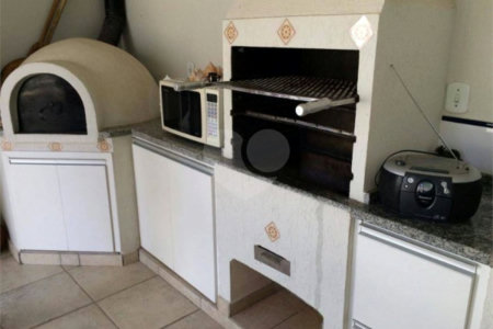 Casa à venda com 3 suítes no condomínio Residencial Jardim Paulista I, Vinhedo - SP