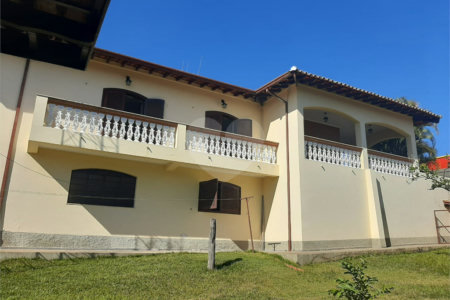 Casa à venda com 3 quartos, sendo 1 suíte, no Centro, Vinhedo, SP