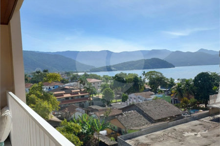 Apartamento à venda com 3 suítes em Itaguá, Ubatuba, SP
