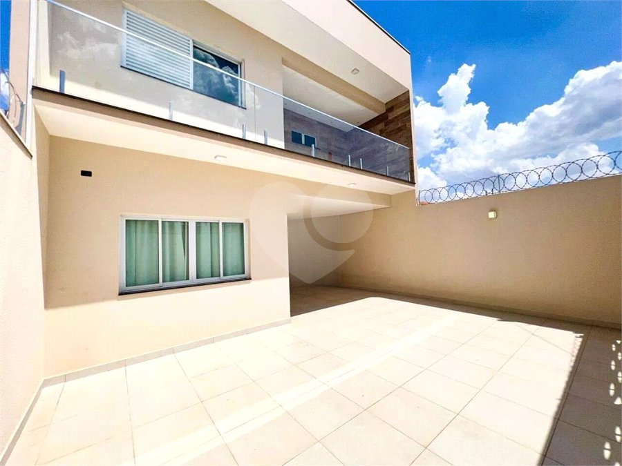 Sobrado à venda com 3 quartos, sendo 1 suíte,  em Residencial Jardim Nathália, Sorocaba, SP