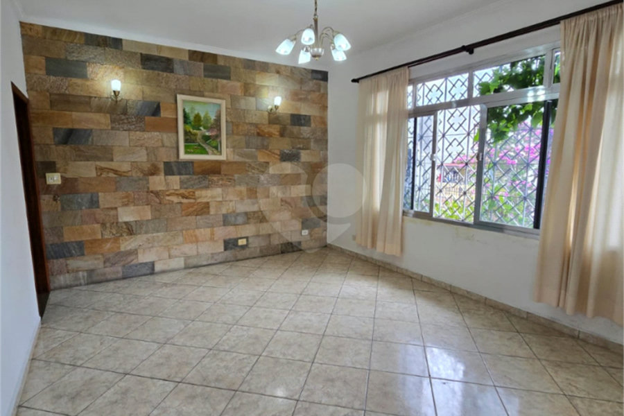 Casa à venda com 3 quartos, sendo 1 suíte, em Vila Pereira Cerca, São Paulo, SP