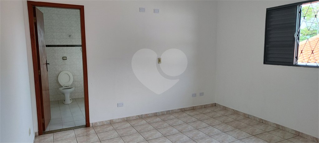 Sobrado à venda com 3 quartos, sendo 1 suíte, em Ressaca, Atibaia, SP