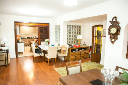 Casa Térrea à venda com 4 quartos, sendo 1 suíte,  em Super Quadra Morumbi, São Paulo, SP