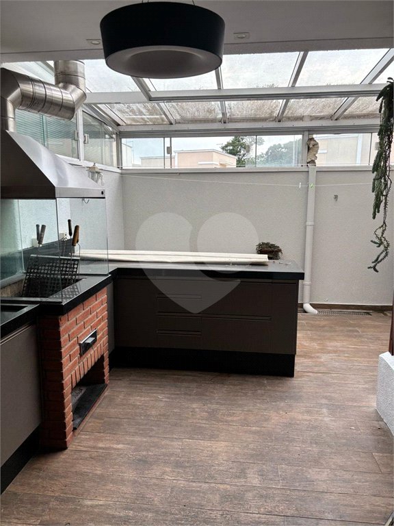 Casa à venda com 3 quartos, sendo 1 suíte, no condomínio Recanto das Araucárias, Suzano - SP