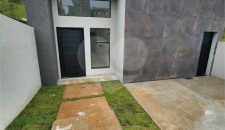 Casa à venda com 3 quartos, sendo 1 suíte, no Centro, Bom Jesus dos Perdões, SP