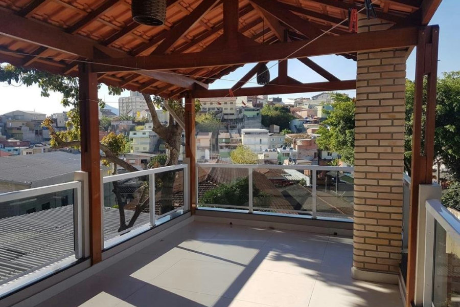 Sobrado à venda com 4 quartos, sendo 2 suítes, em Parque Maria Domitila, São Paulo, SP