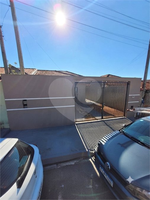 Seu Novo Lar Te Espera: Casa Aconchegante, Pronta para Morar e com 2 dormitórios e Amplo Quintal!