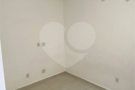 Triplex à venda com 2 quartos, sendo 1 suíte, em Parque dos Eucaliptos, Sorocaba, SP