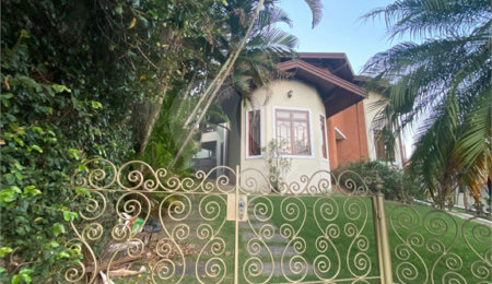 Casa à venda com 3 quartos, sendo 4 suítes,  no condomínio Estância Marambaia, Vinhedo - SP