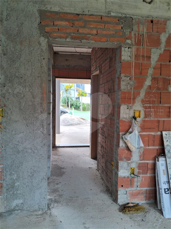 Casa à venda com 3 quartos, sendo 1 suíte, no condomínio Mosaico da Serra, Mogi das Cruzes - SP