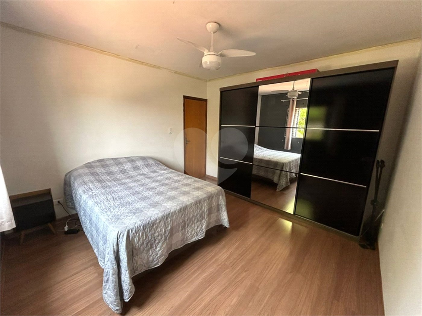 Sobrado à venda com 6 quartos, sendo 1 suíte,  em Vila do Encontro, São Paulo, SP