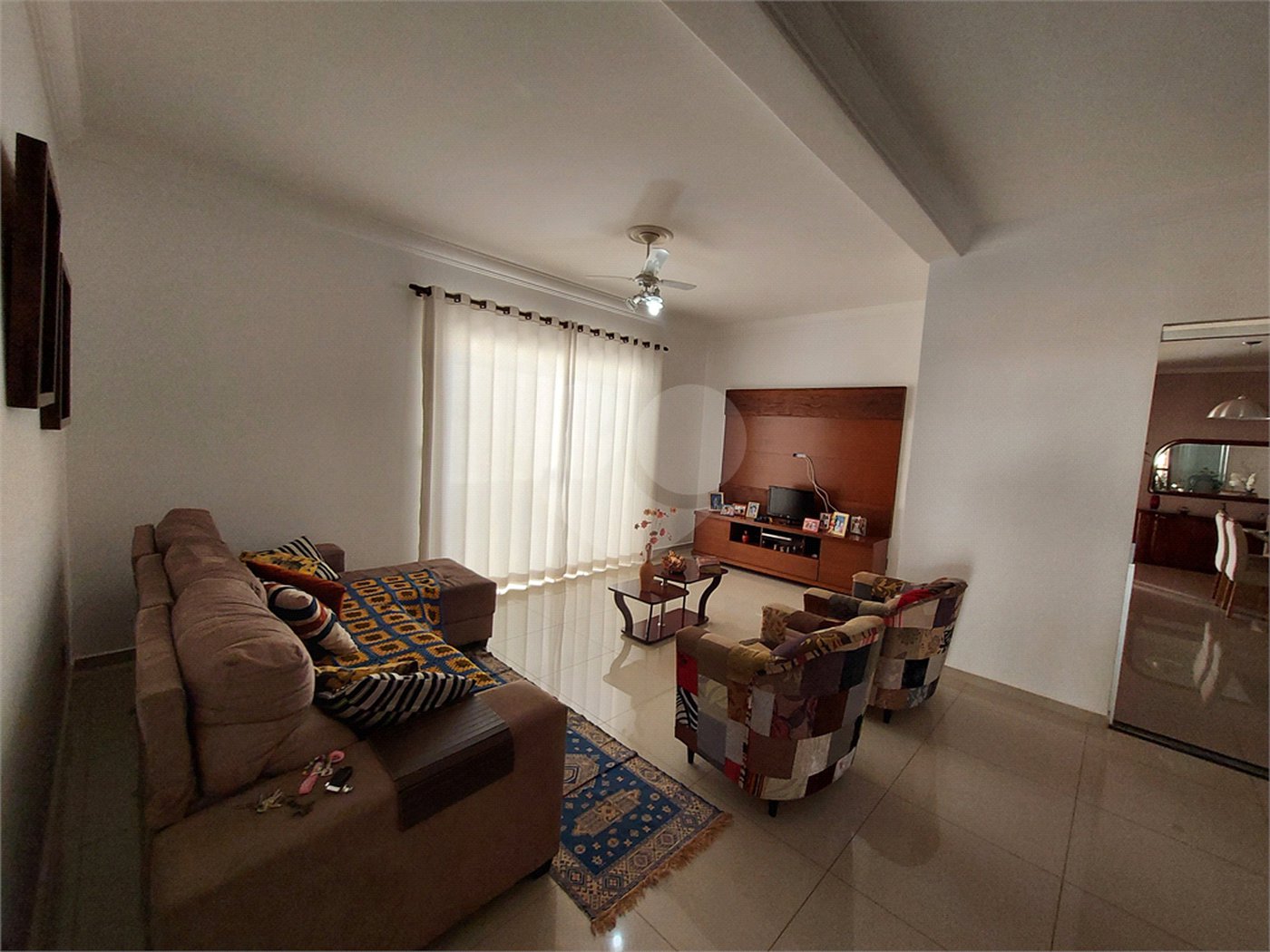 Casa à venda com 4 quartos, sendo 2 suítes, no condomínio Nascente do Jaraguá, Araraquara - SP