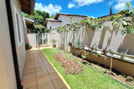 Casa à venda com 3 suítes no condomínio Bosque de Grevilea, Vinhedo - SP