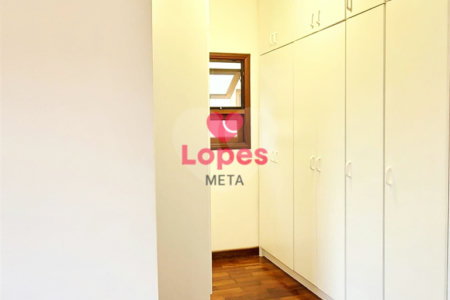 Casa à venda com 4 quartos, sendo 2 suítes, no condomínio Colinas, São José dos Campos - SP