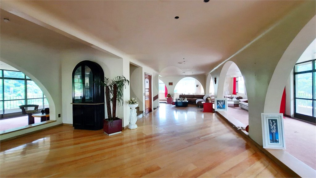 Casa à venda com 11 quartos, sendo 6 suítes, em Taquara, Rio de Janeiro, RJ