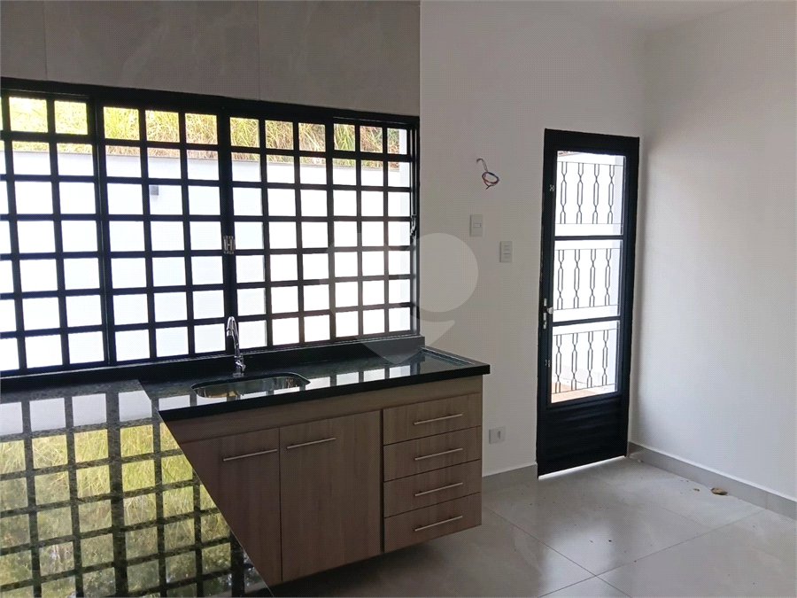 Sobrado para alugar com 2 quartos, sendo 1 suíte, no Centro, São Roque, SP