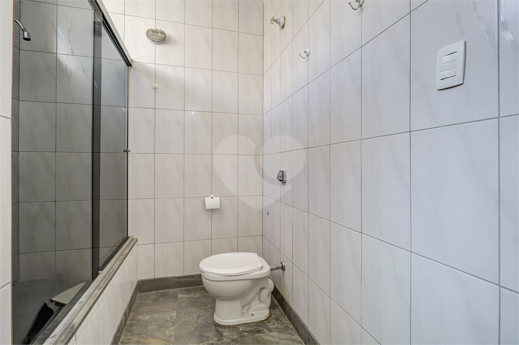 Sobrado à venda com 5 quartos, sendo 4 suítes, em Granja Julieta, São Paulo, SP