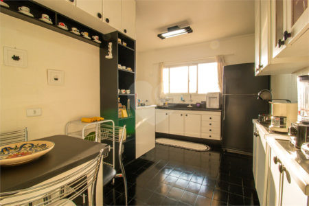 Apartamento à venda com 3 quartos, sendo 1 suíte, em Alto da Boa Vista, São Paulo, SP