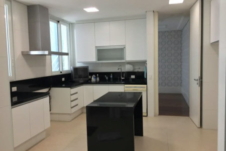 Sobrado à venda ou para alugar com 7 quartos, sendo 4 suítes, em Cidade Jardim, São Paulo, SP