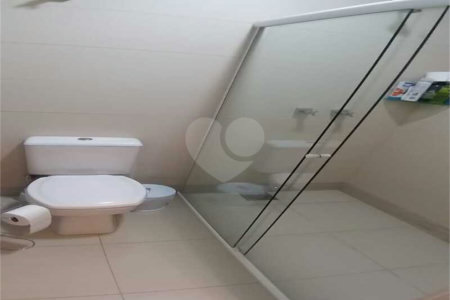 Casa à venda com 5 quartos, sendo 4 suítes, no condomínio Village Saint Charbel, Araçoiaba da Serra - SP
